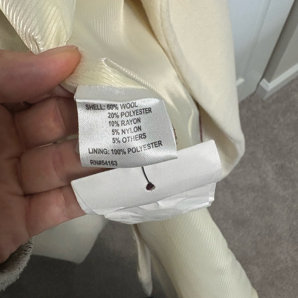 Calvin Klein Cream Jacket Sophisticated Style - Picture 6 of 7